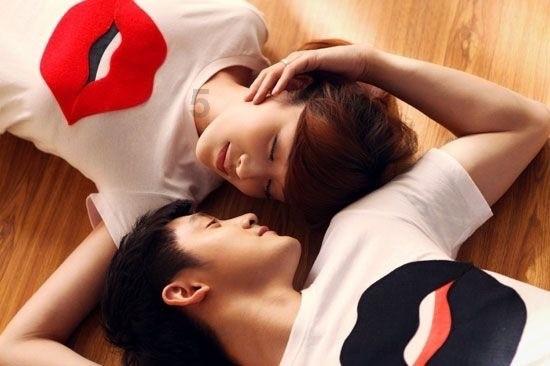 李湘女儿猫咪特效拍视频，看起来可爱又甜美～两朵项链小花近7万